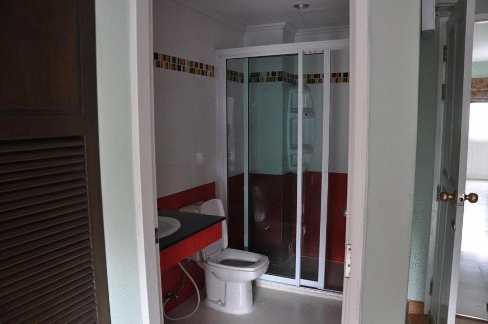 Hill Top Service Suites Bang Lamung Pokoj fotografie